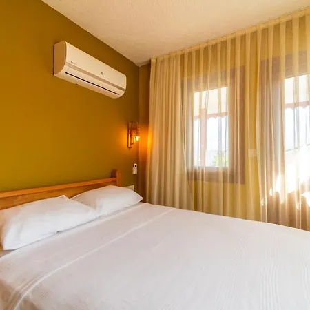 -villa Vildan- 12 Kisilik Oezel Havuzlu 6 Odali Hébergement de vacances *