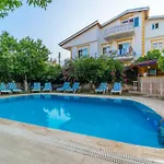Casa de Férias -villa Vildan- 12 Kisilik Oezel Havuzlu 6 Odali *