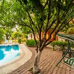 Case de vacanță -villa Vildan- 12 Kisilik Oezel Havuzlu 6 Odali Kemer