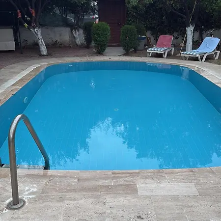 Case de vacanță -villa Vildan- 12 Kisilik Oezel Havuzlu 6 Odali