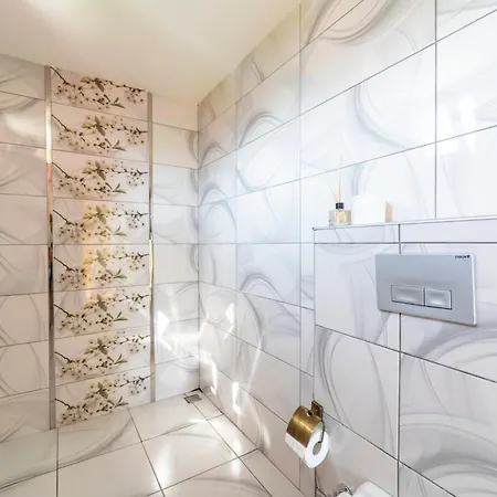 -villa Vildan- 12 Kisilik Oezel Havuzlu 6 Odali * Kemer